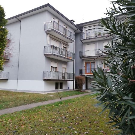 Casa Vacanza E Per Lavoro Elena E Carla Spinea Exteriör bild