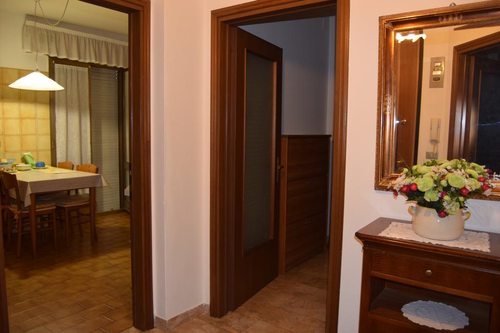 Casa Vacanza E Per Lavoro Elena E Carla Spinea Exteriör bild