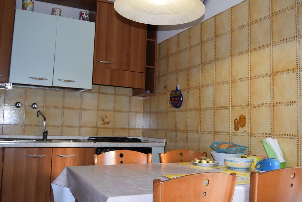 Casa Vacanza E Per Lavoro Elena E Carla Spinea Exteriör bild