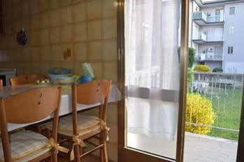 Casa Vacanza E Per Lavoro Elena E Carla Spinea Exteriör bild