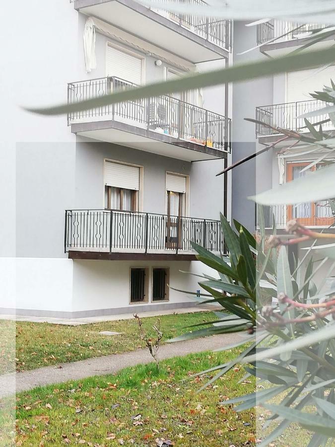 Casa Vacanza E Per Lavoro Elena E Carla Spinea Exteriör bild