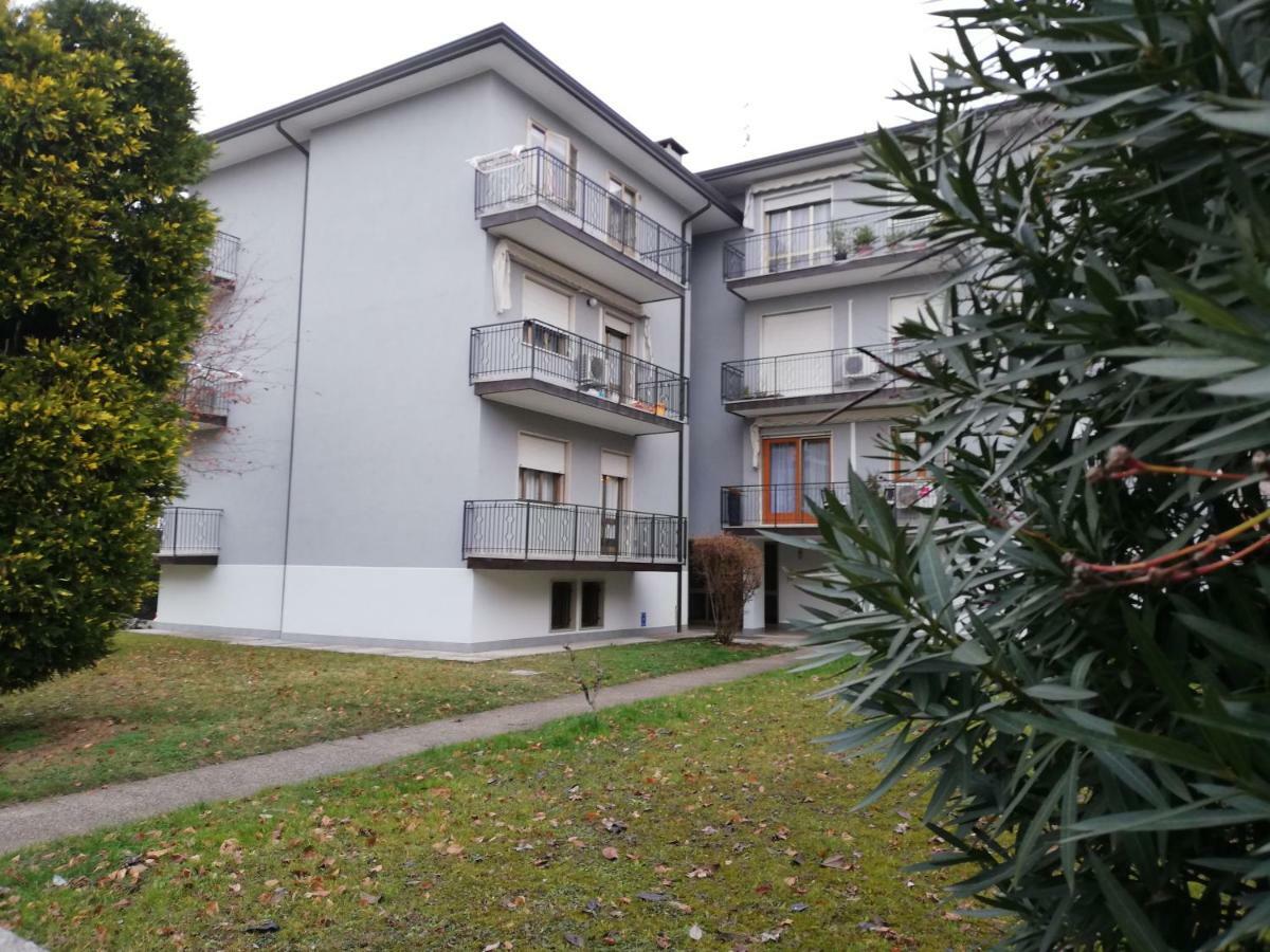 Casa Vacanza E Per Lavoro Elena E Carla Spinea Exteriör bild